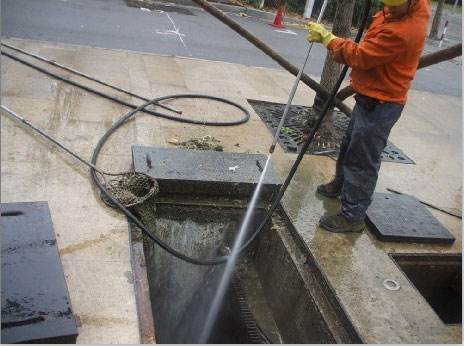 白玉池底污泥如何清理