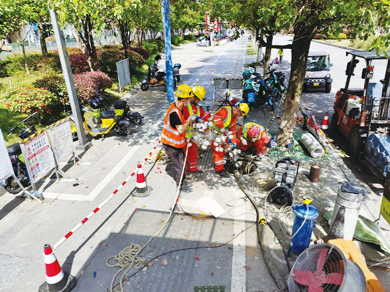  白玉UV-CIPP紫外光固化修复